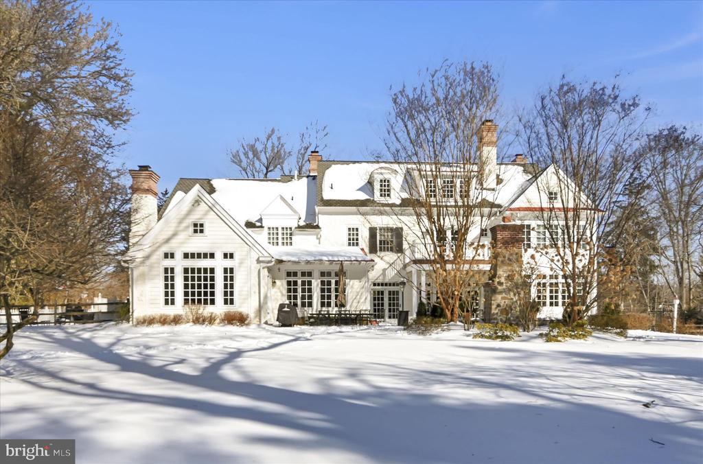 518 NEWTOWN ROAD
