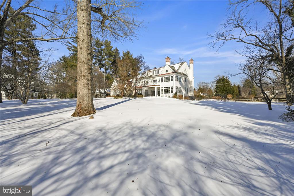 518 NEWTOWN ROAD