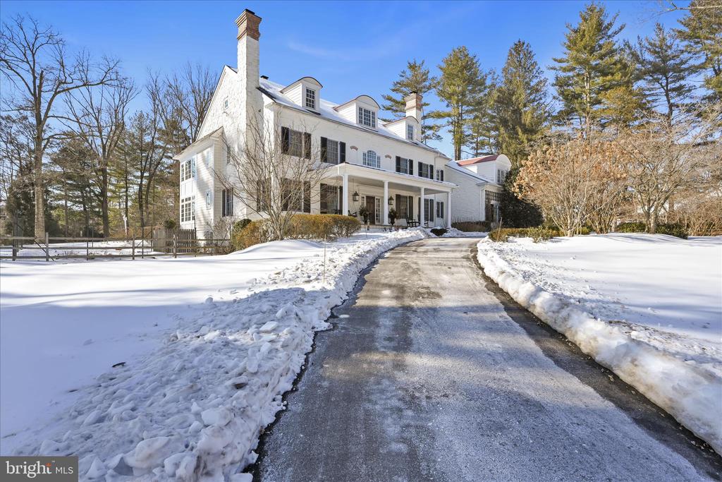 518 NEWTOWN ROAD