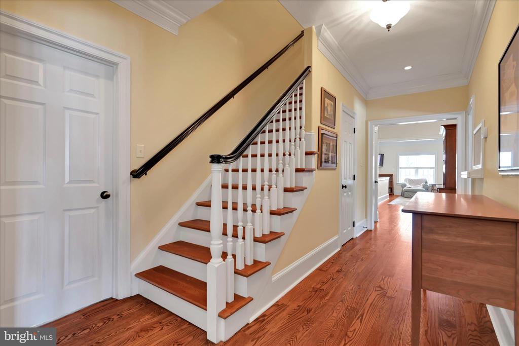 518 NEWTOWN ROAD