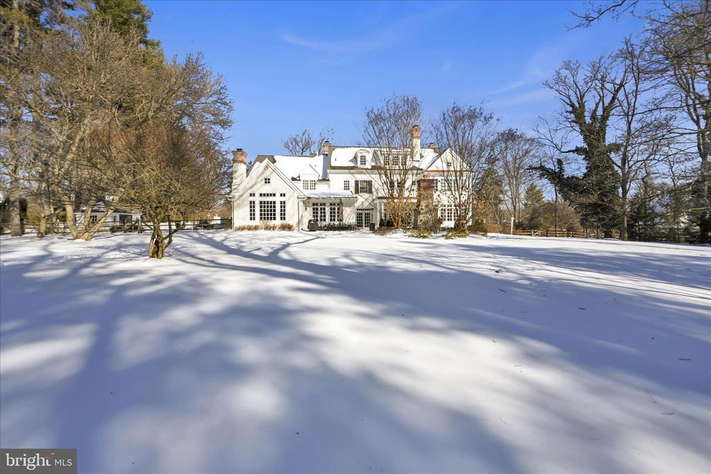 518 NEWTOWN ROAD