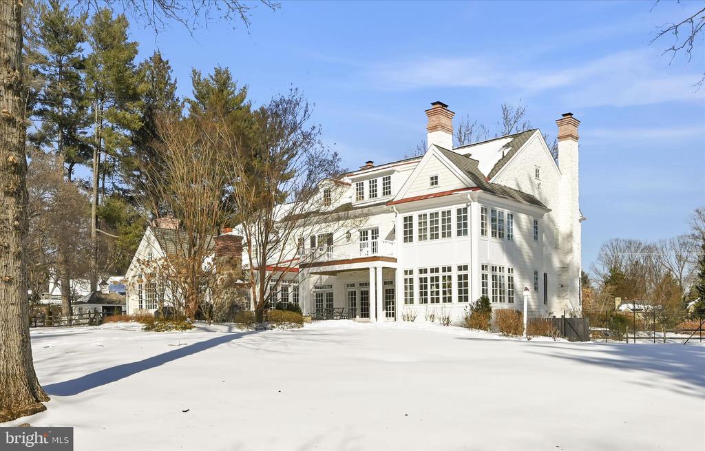 518 NEWTOWN ROAD