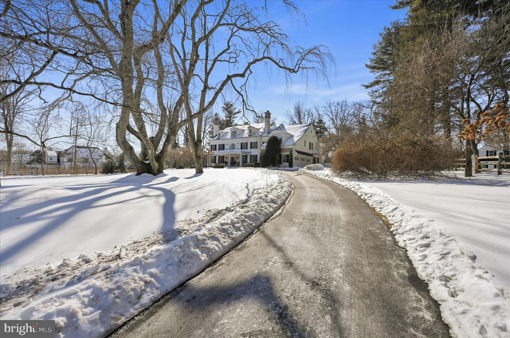 518 NEWTOWN ROAD