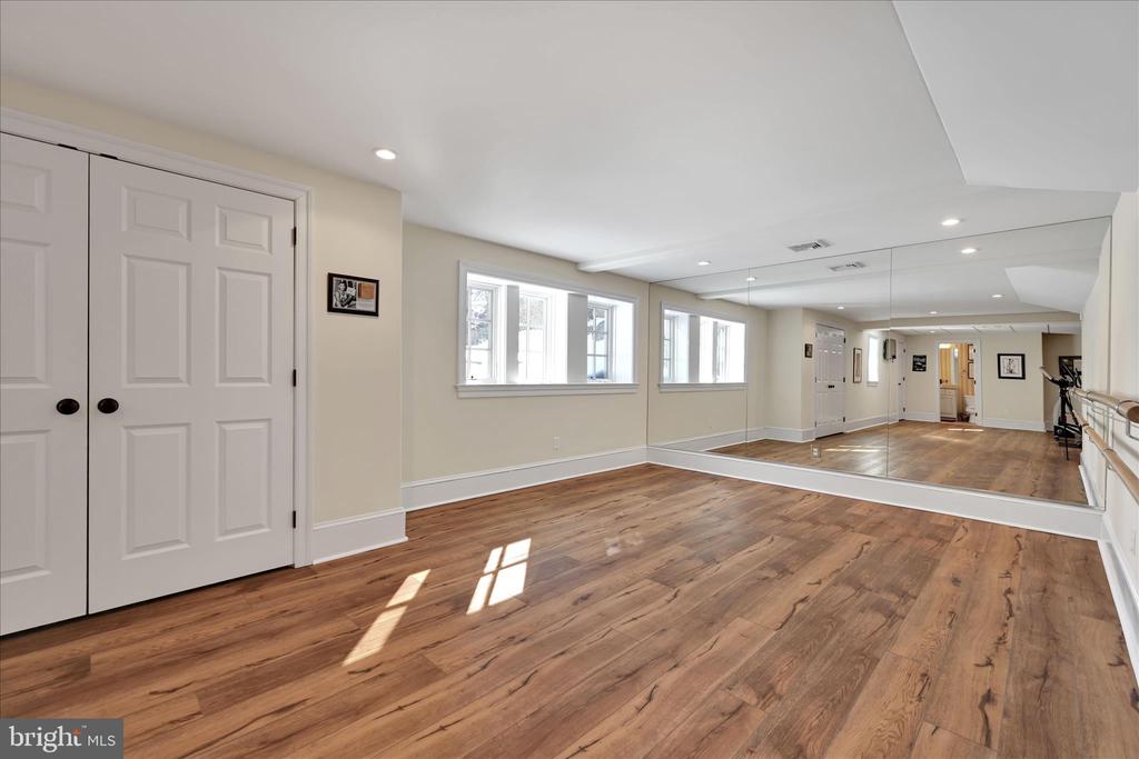 518 NEWTOWN ROAD