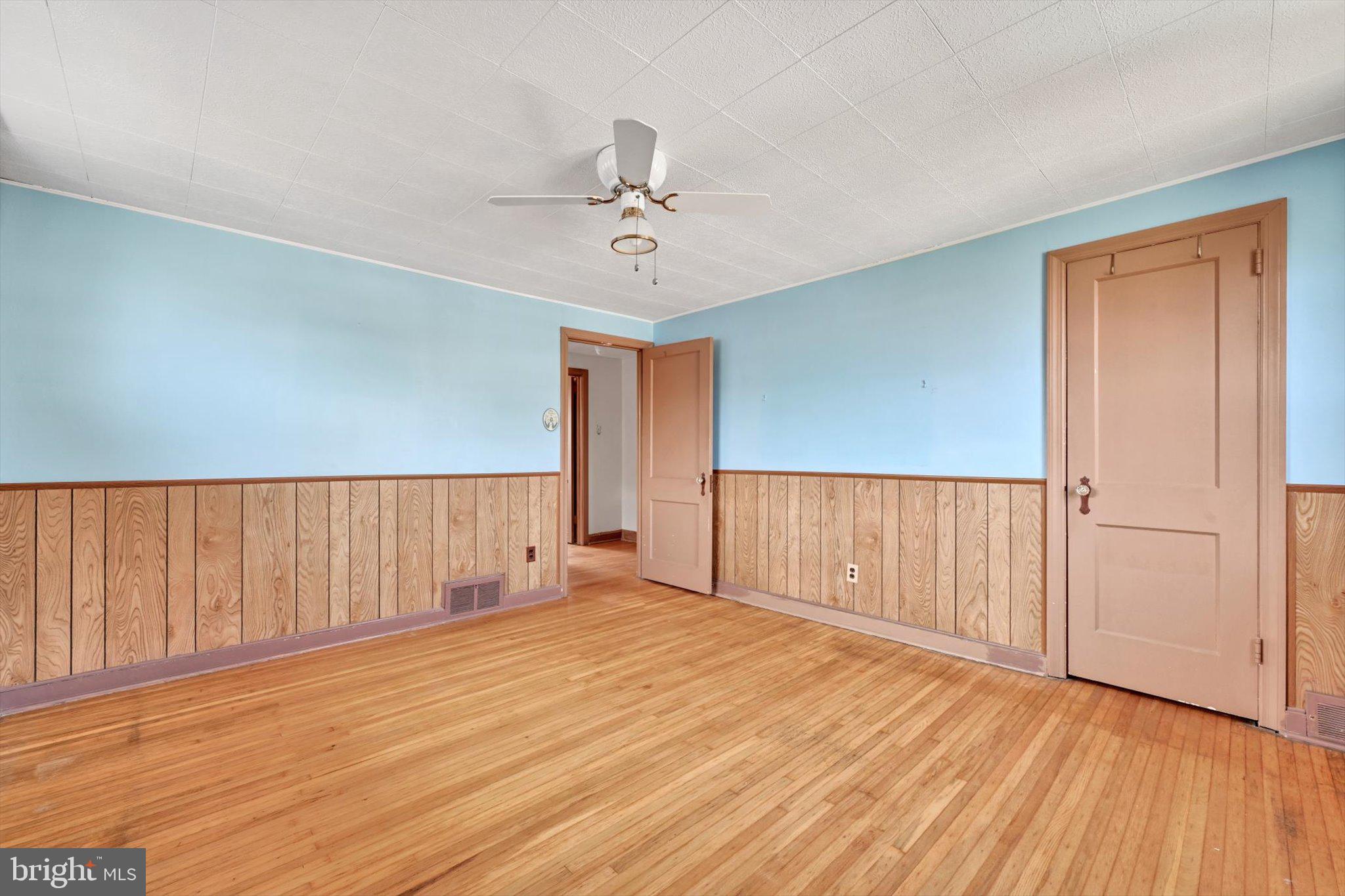 248 Crestwood Dr