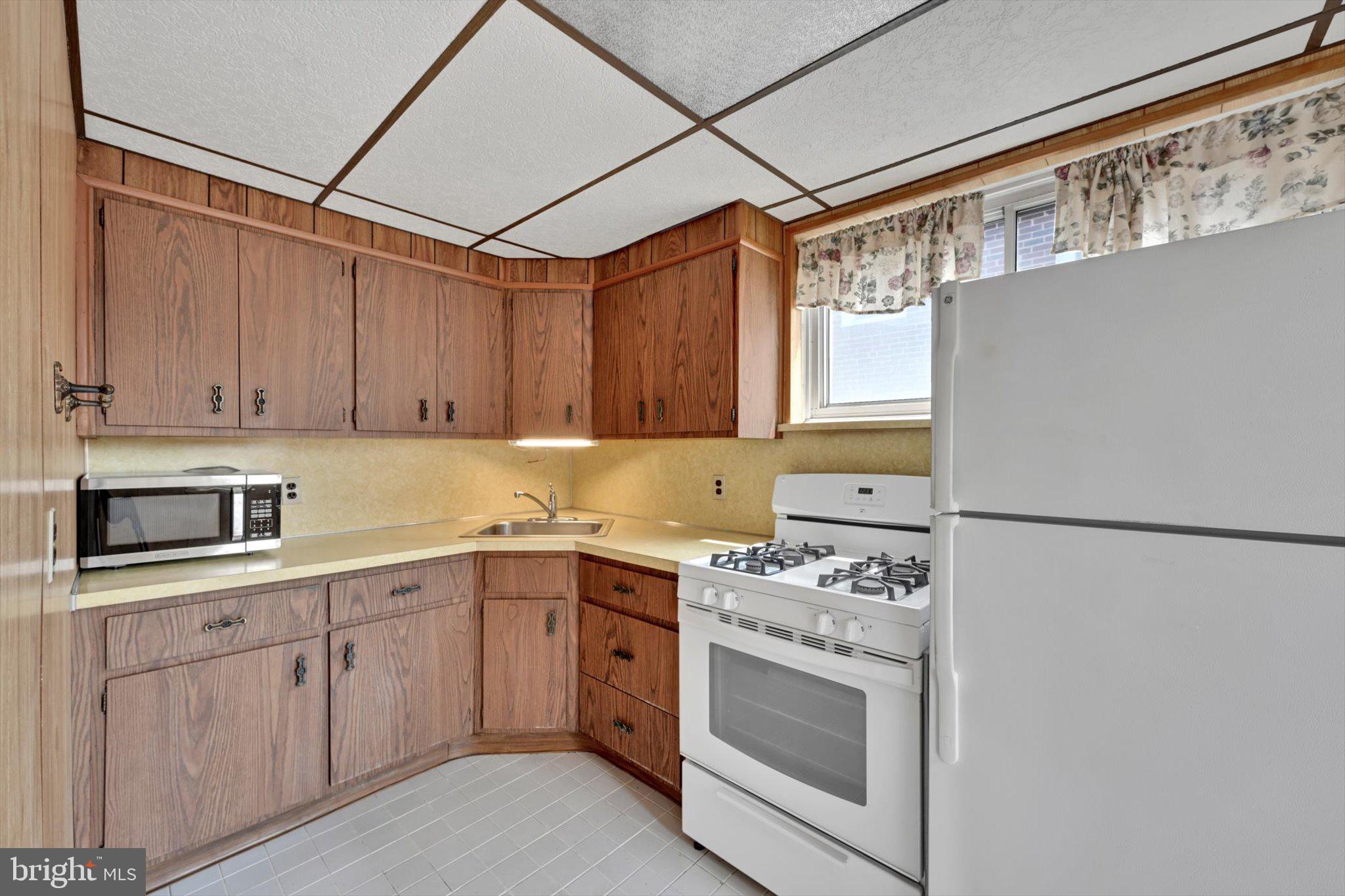 248 Crestwood Dr