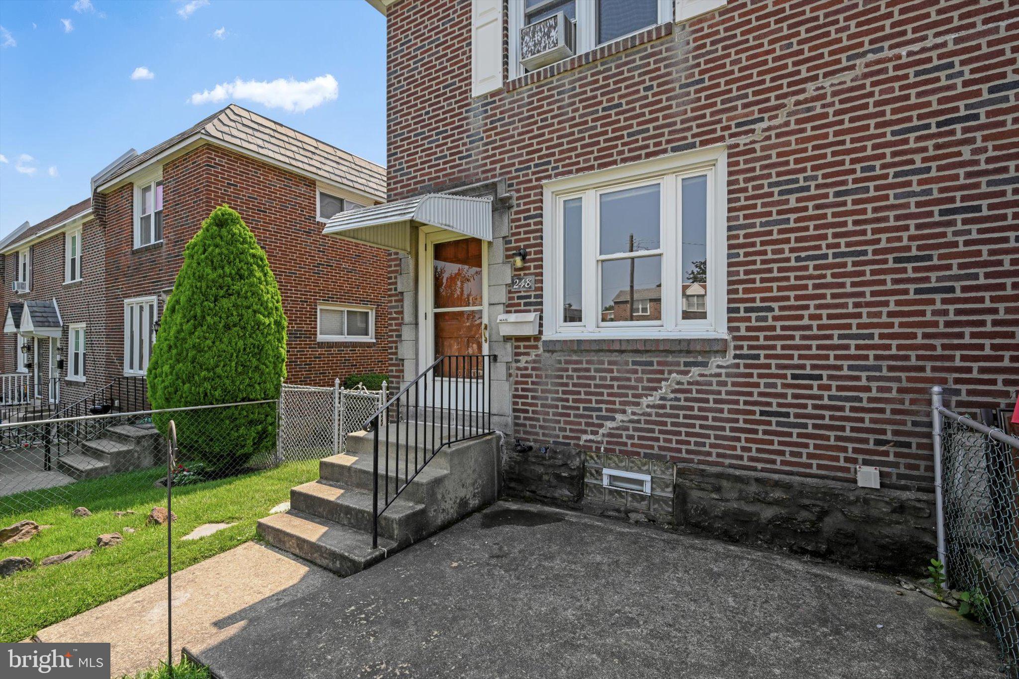 248 Crestwood Dr