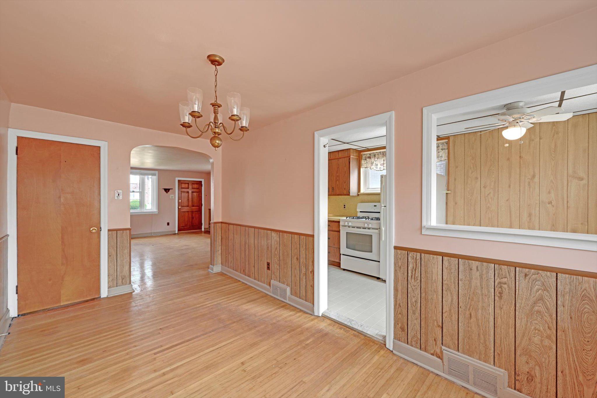 248 Crestwood Dr