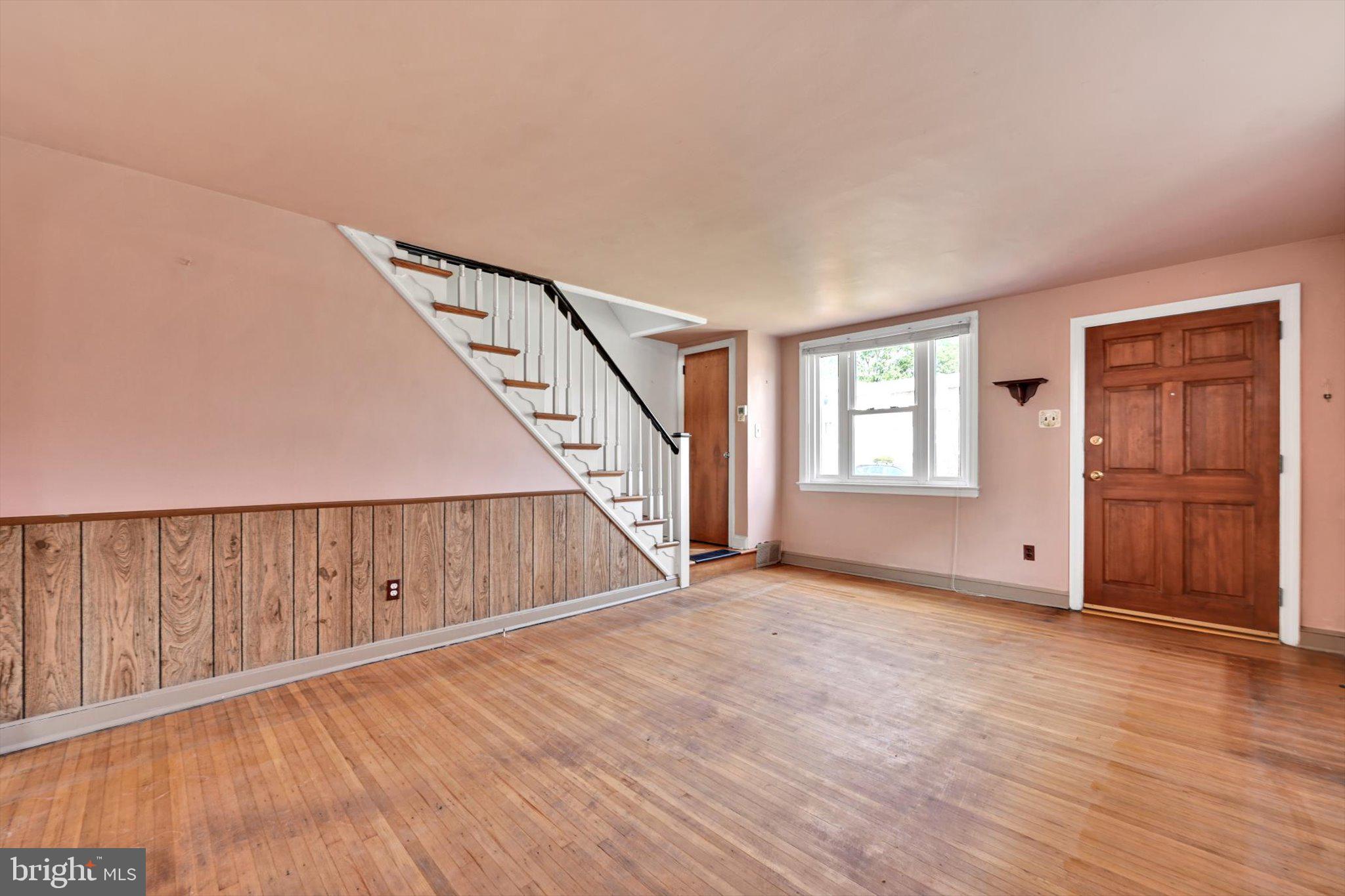 248 Crestwood Dr