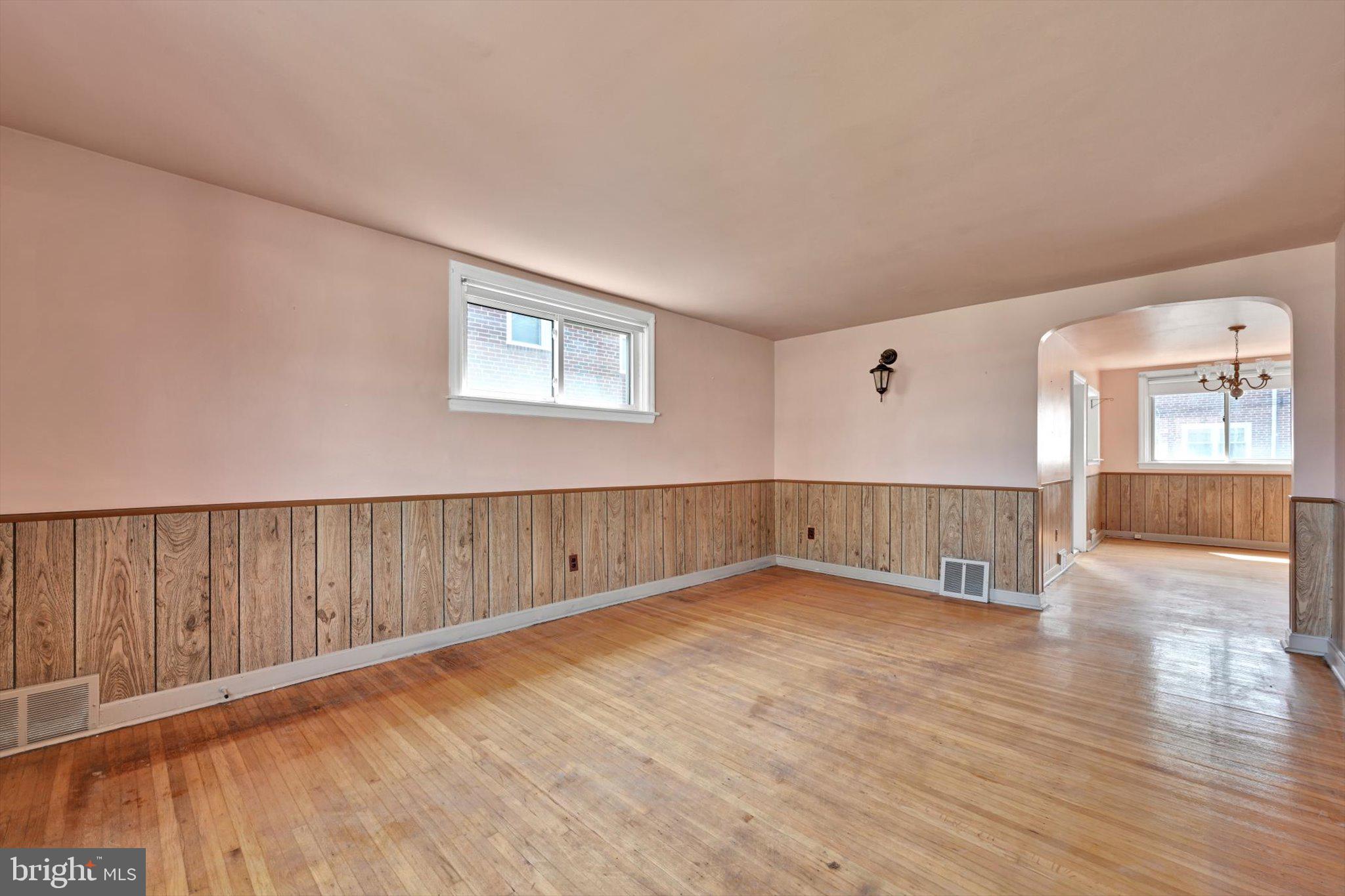 248 Crestwood Dr