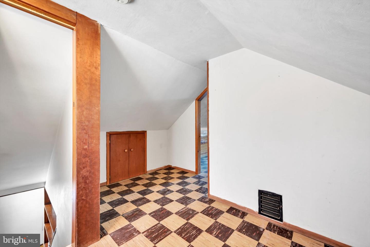 83 Seward Ln