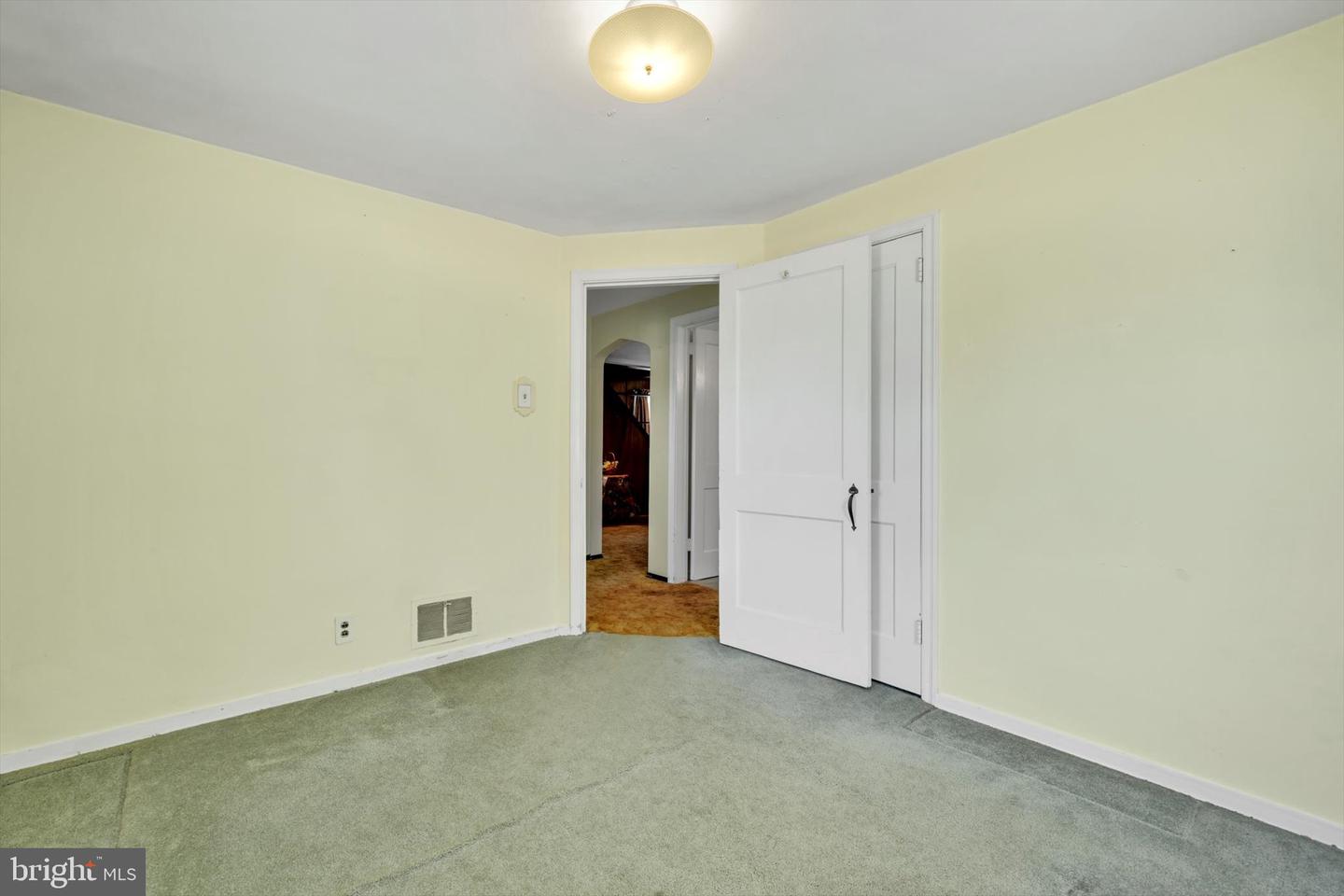 83 Seward Ln