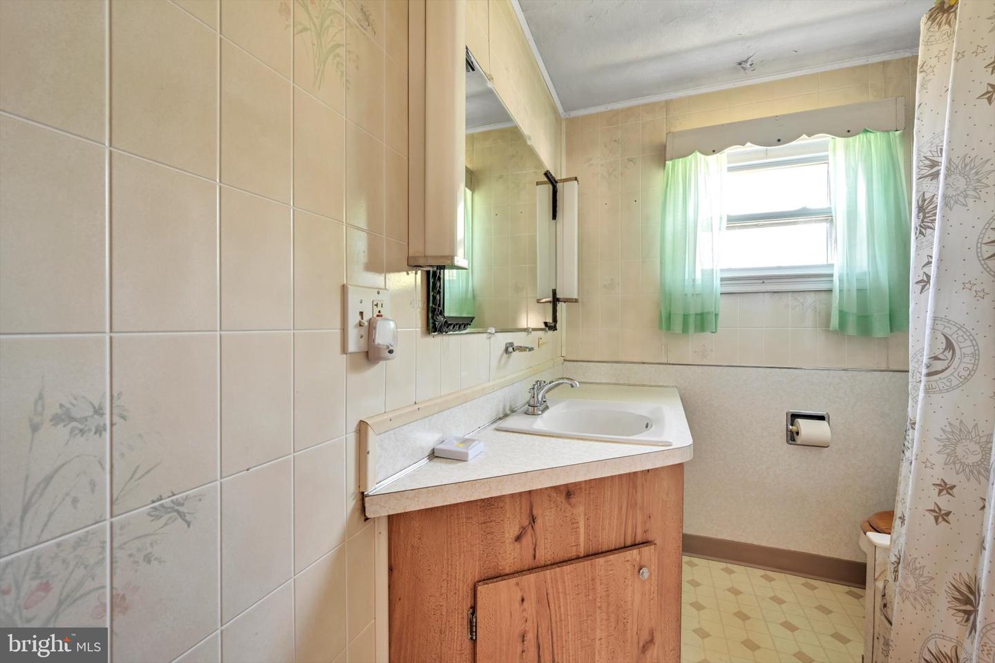 83 Seward Ln