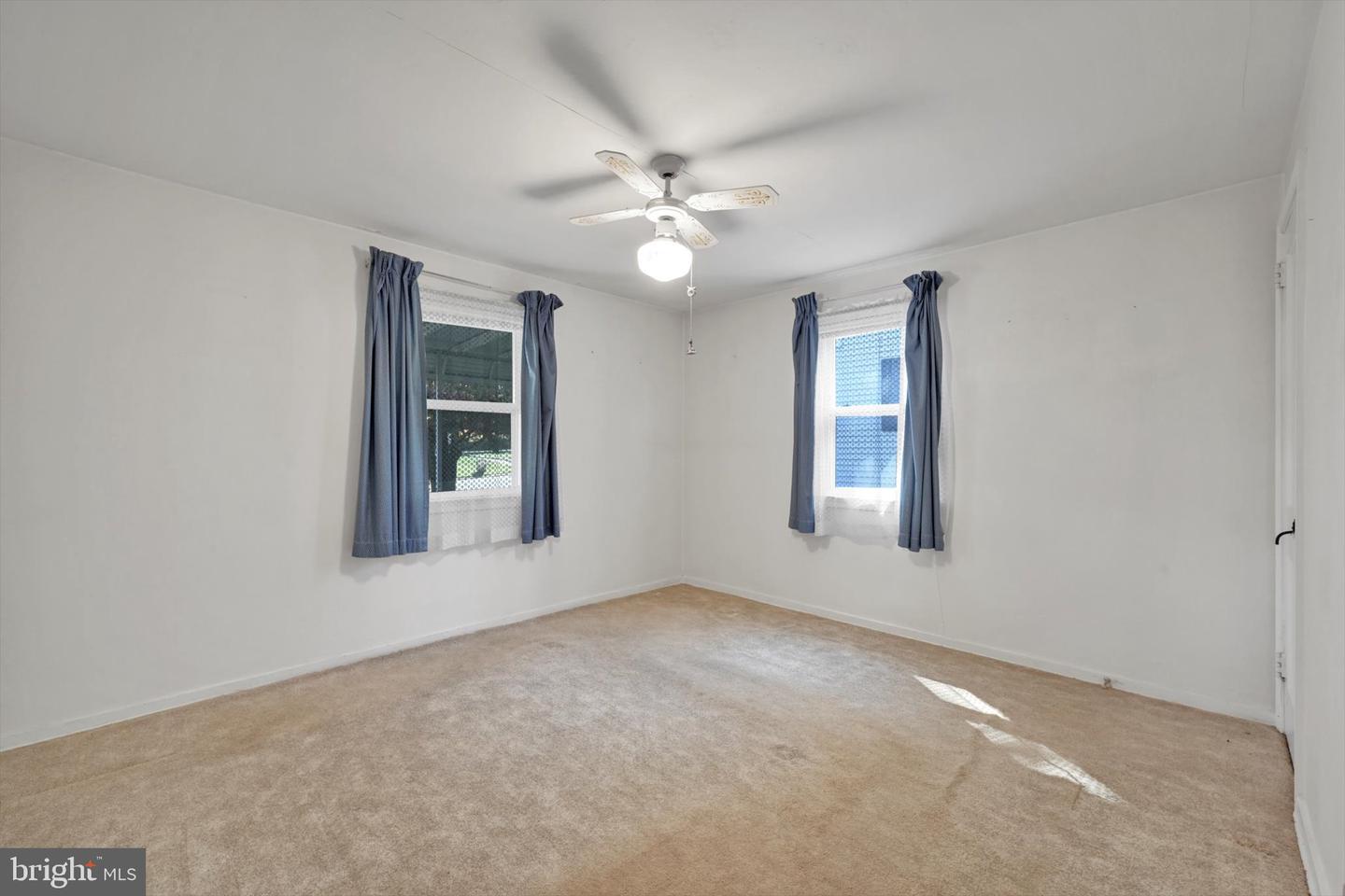 83 Seward Ln