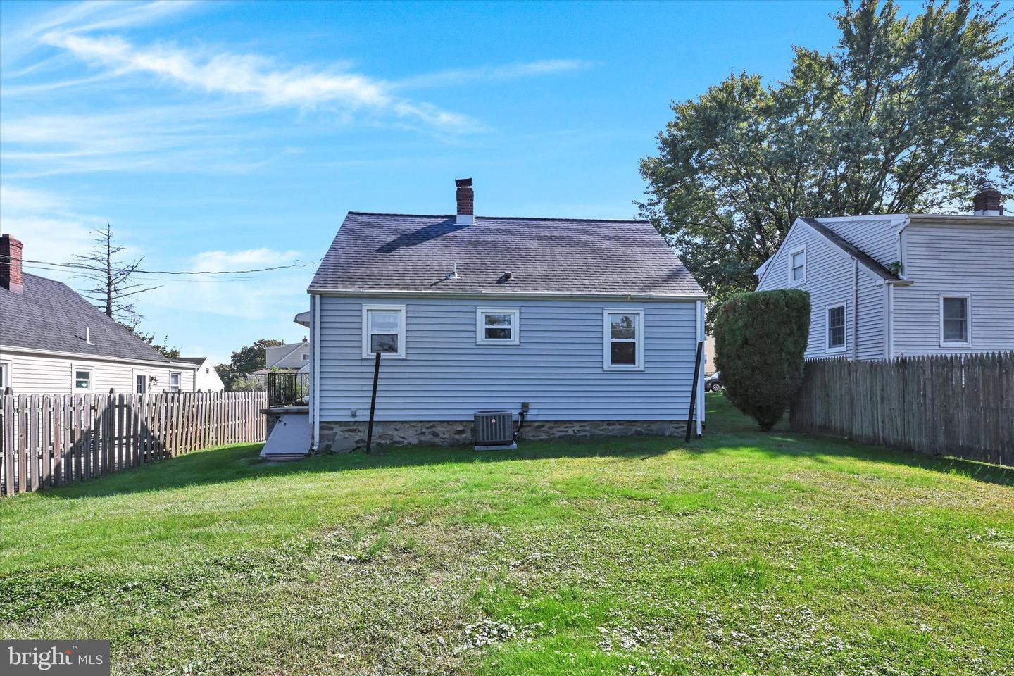 83 Seward Ln