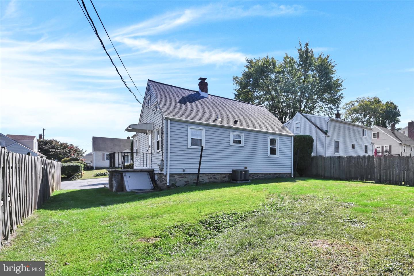 83 Seward Ln