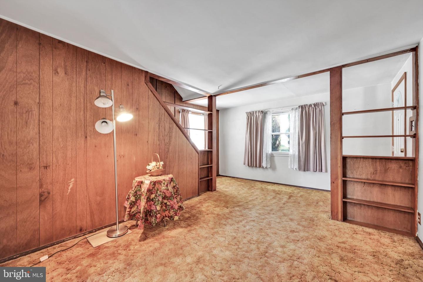 83 Seward Ln