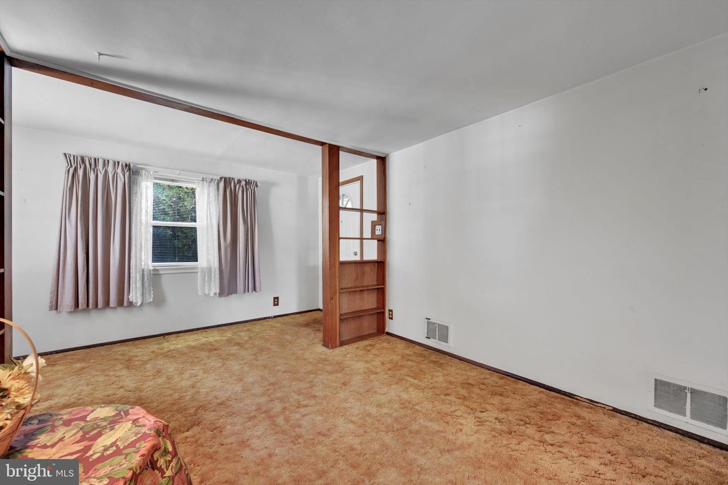 83 Seward Ln