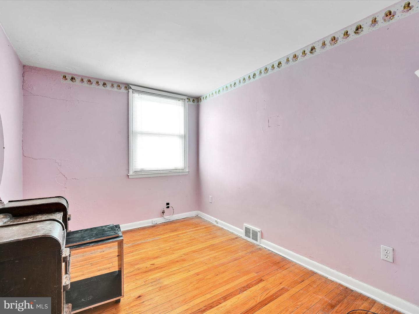 1408 Clifton Ave