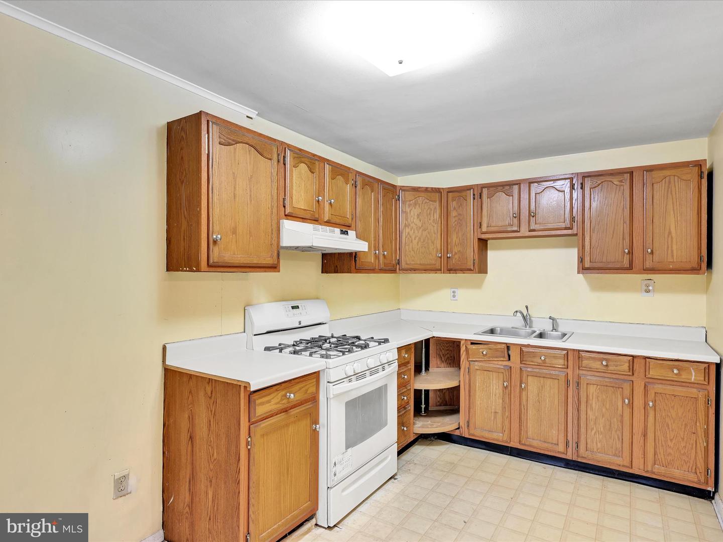 1408 Clifton Ave