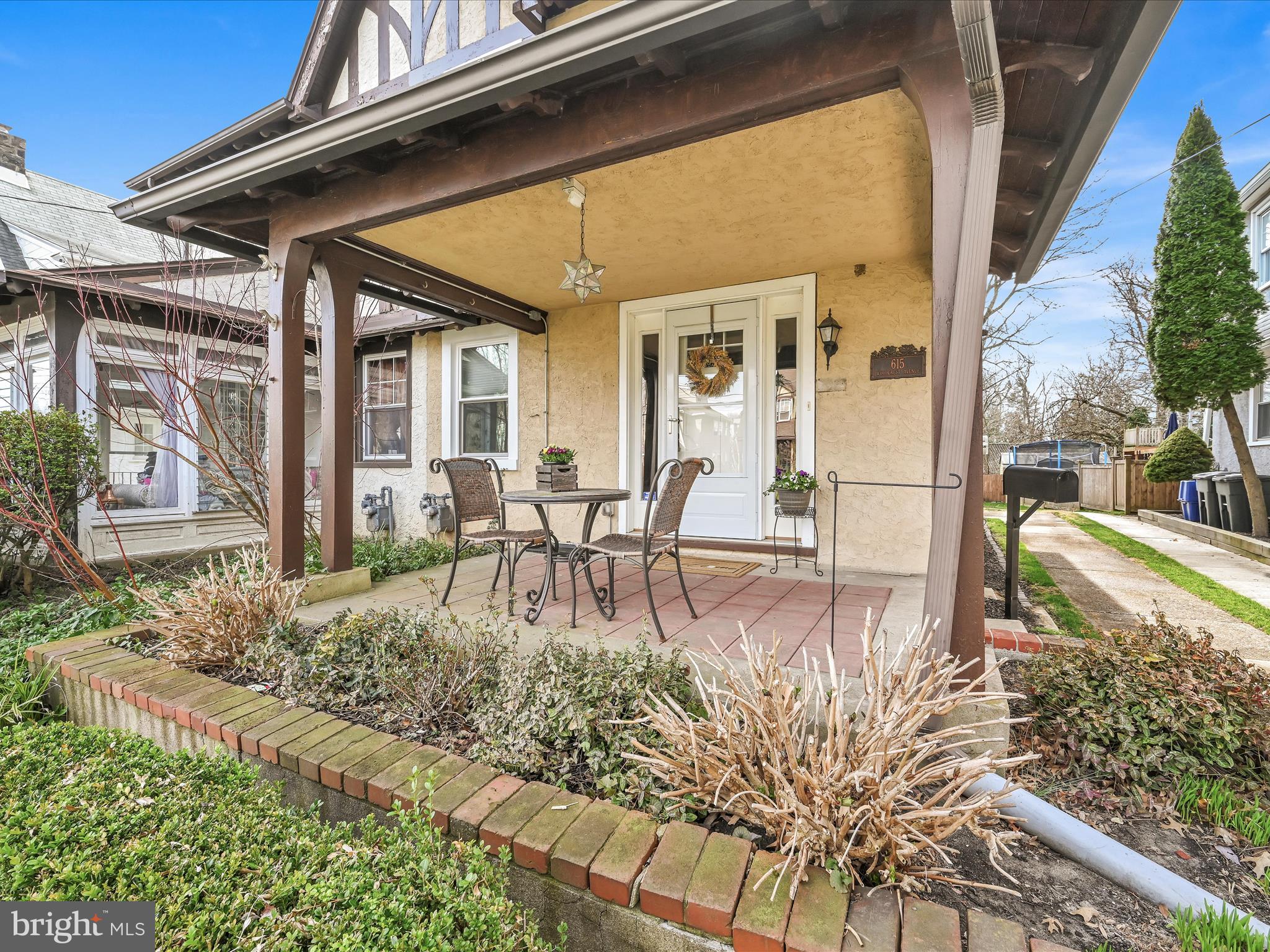 615 Woodcrest Ave