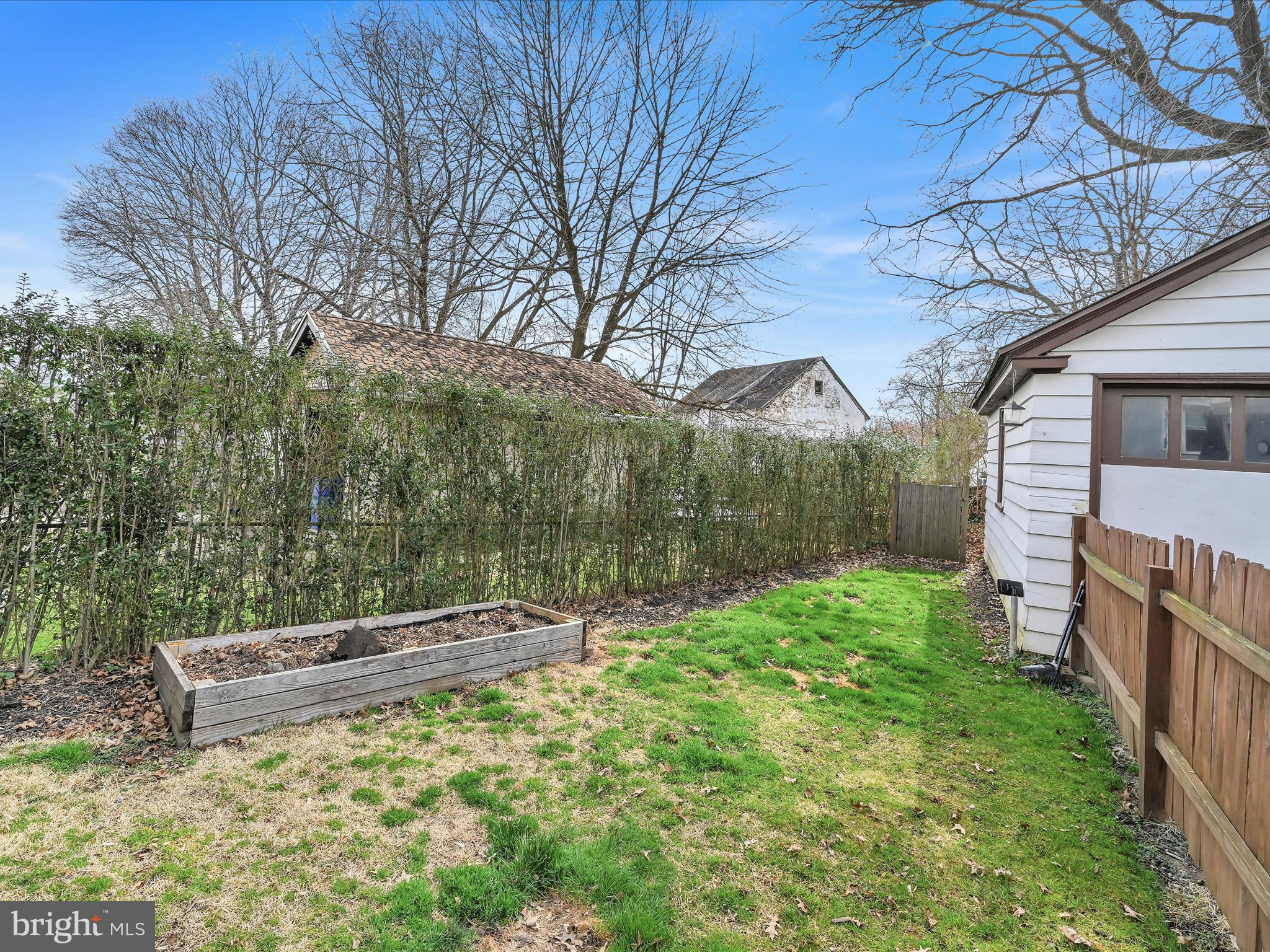 615 Woodcrest Ave