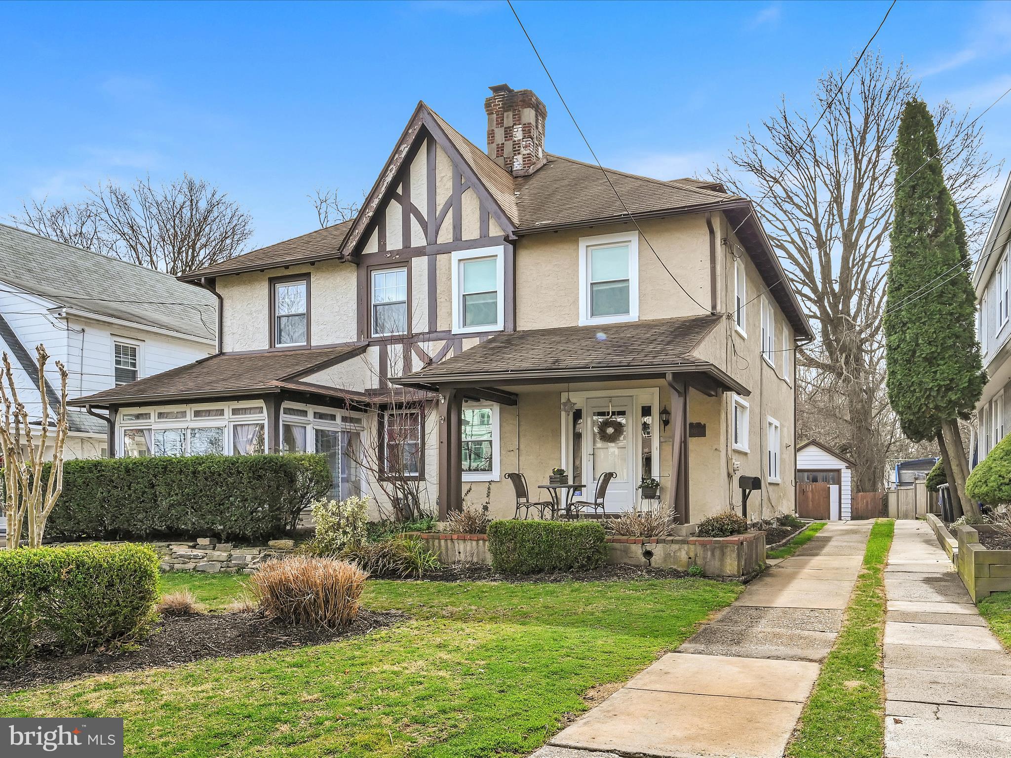 615 Woodcrest Ave