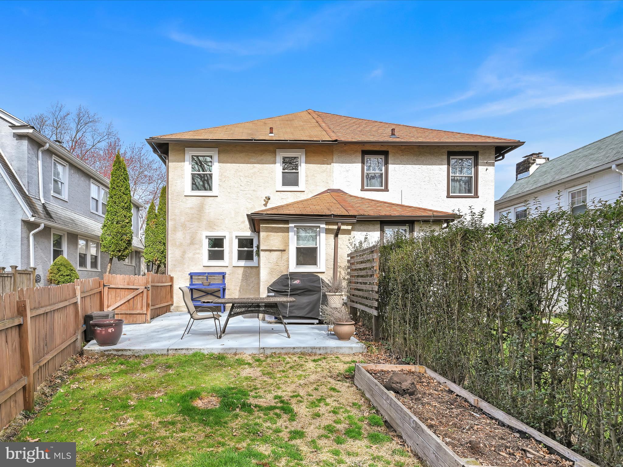 615 Woodcrest Ave