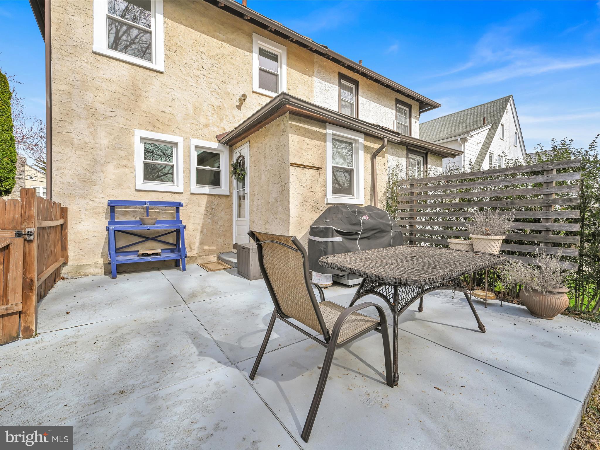 615 Woodcrest Ave