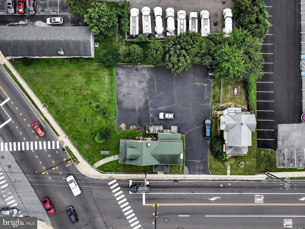2410 Chichester Ave