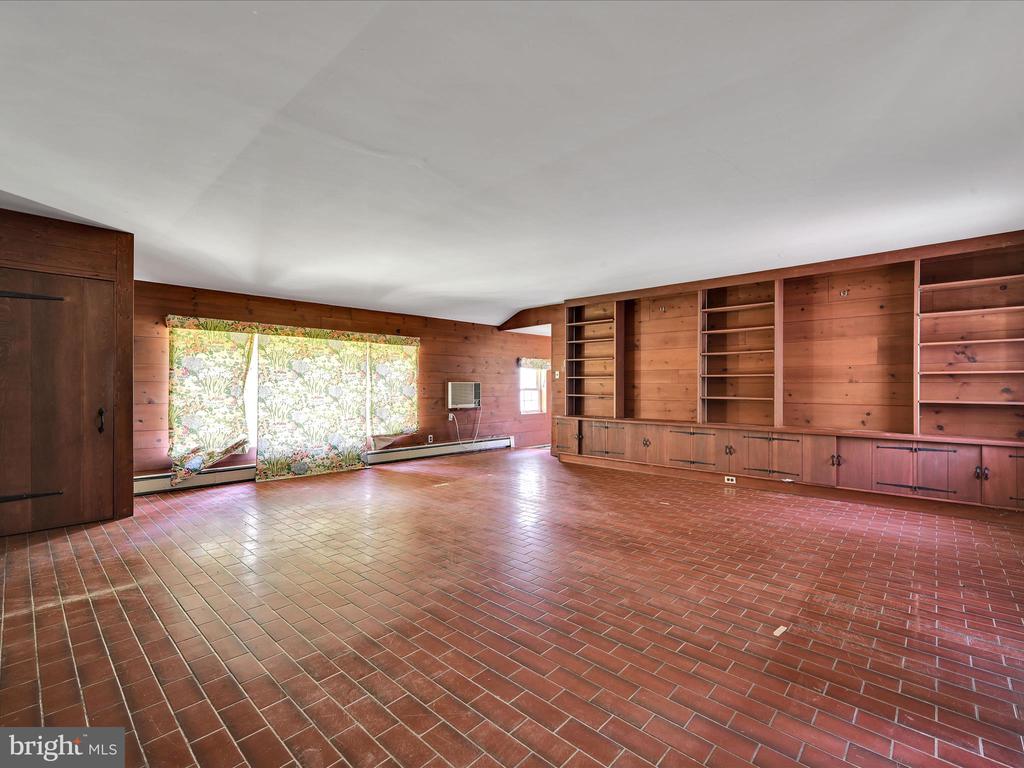 3901 Gradyville Rd