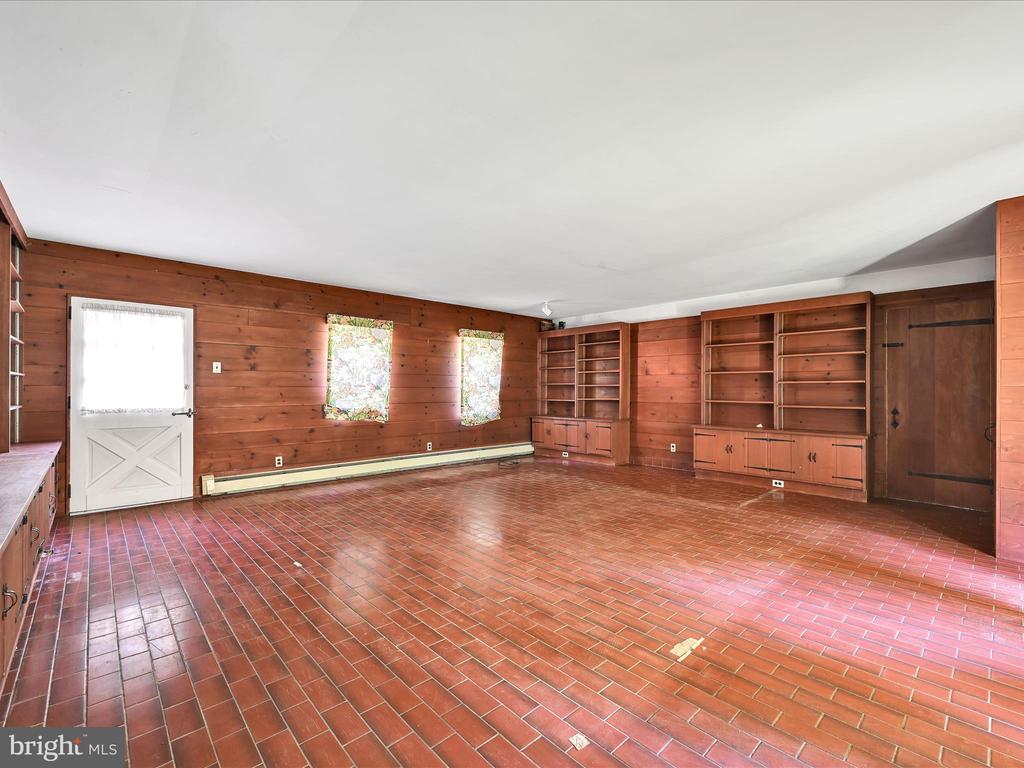 3901 Gradyville Rd
