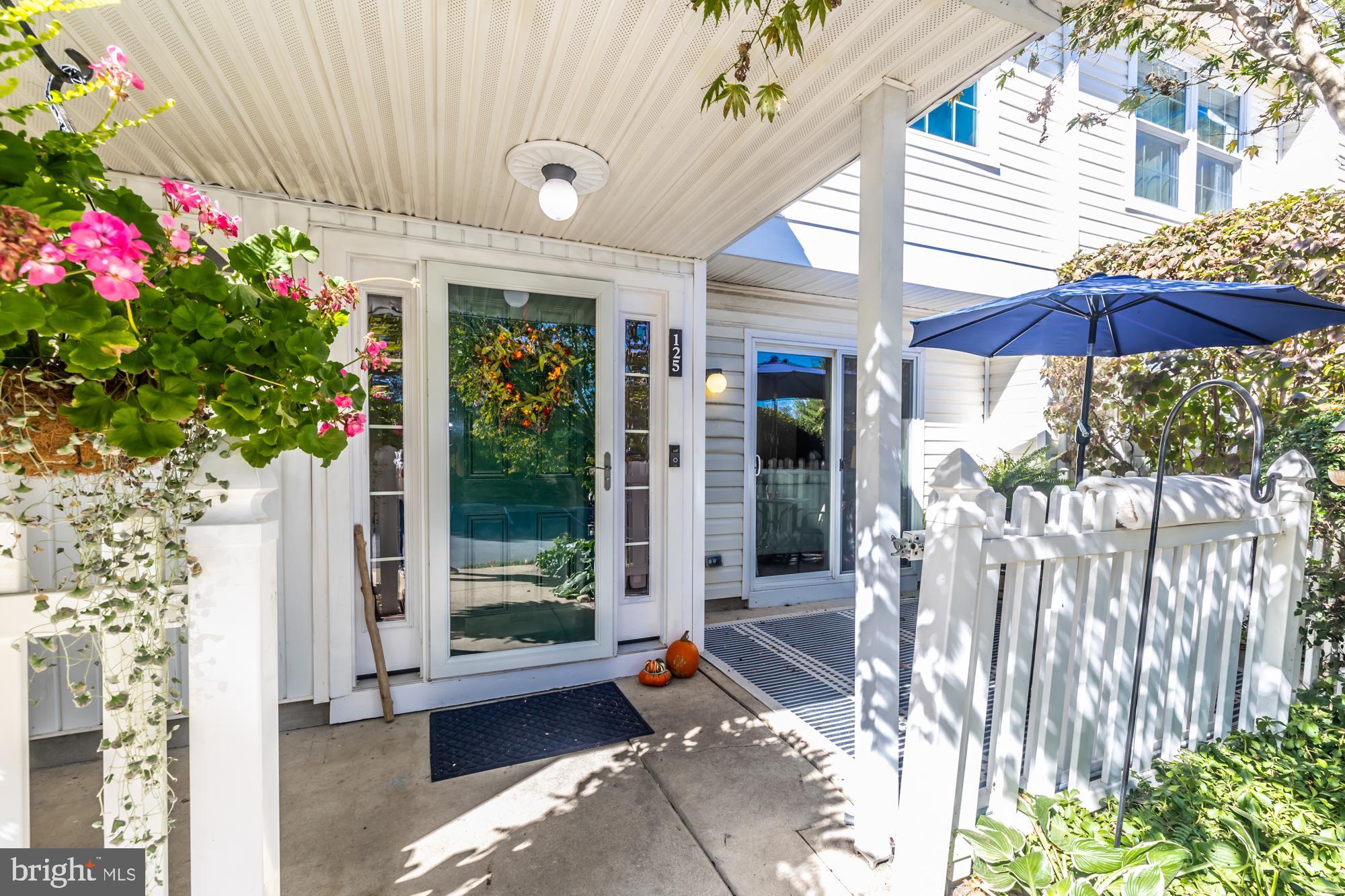 125 Deerfield Ct