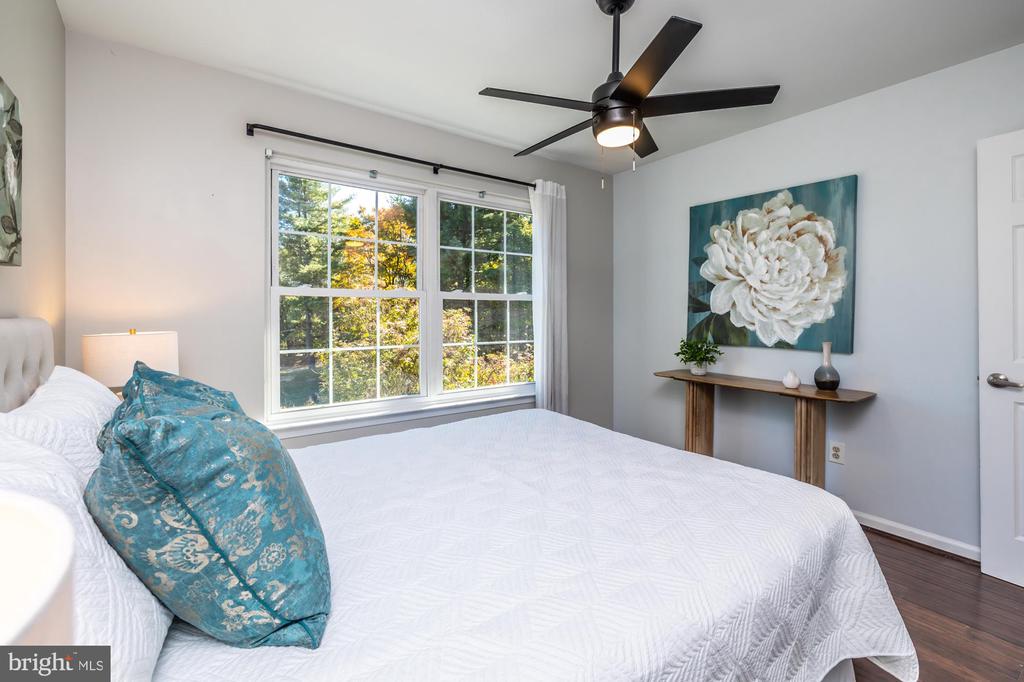 125 Deerfield Ct