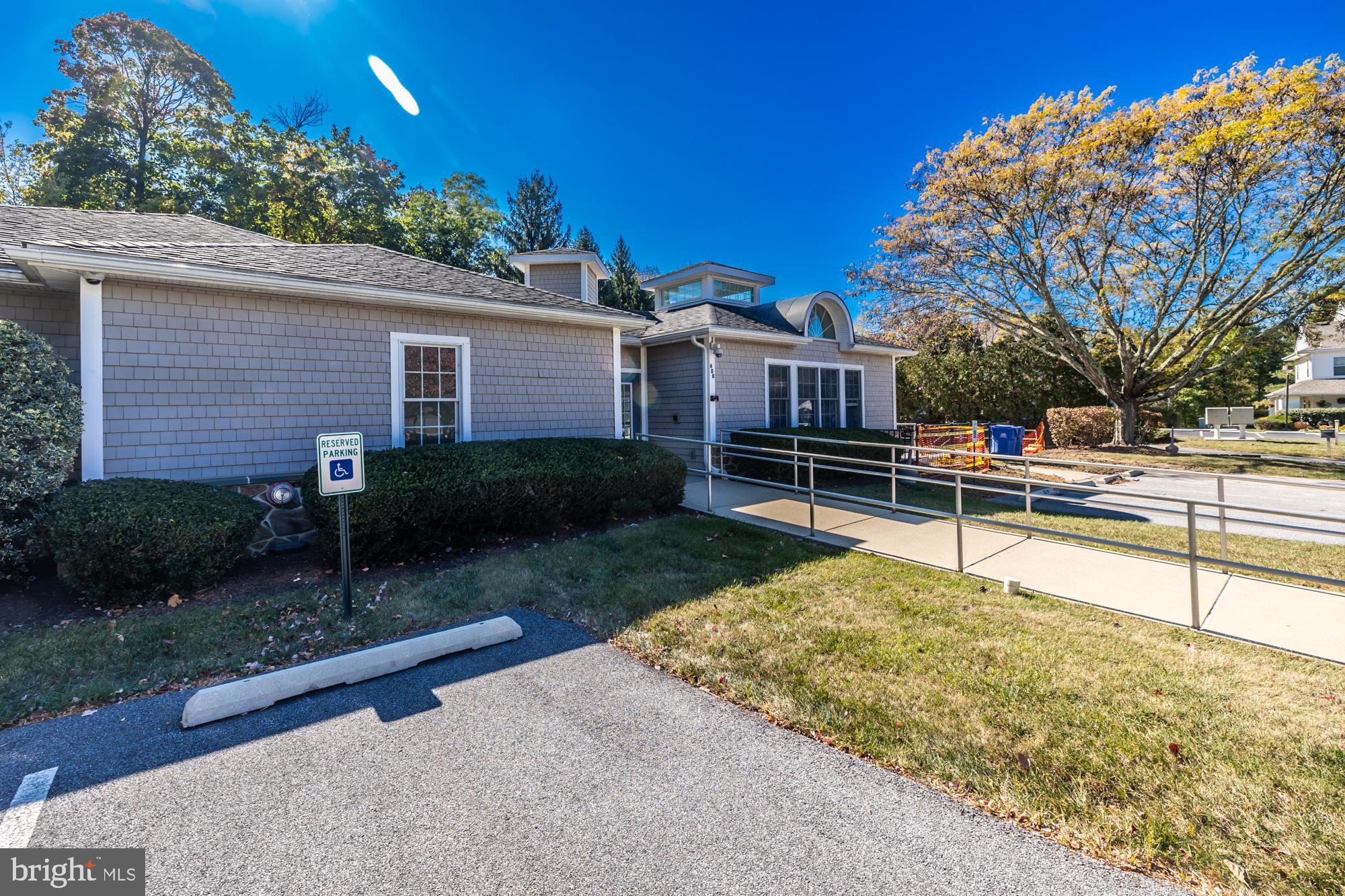 125 Deerfield Ct