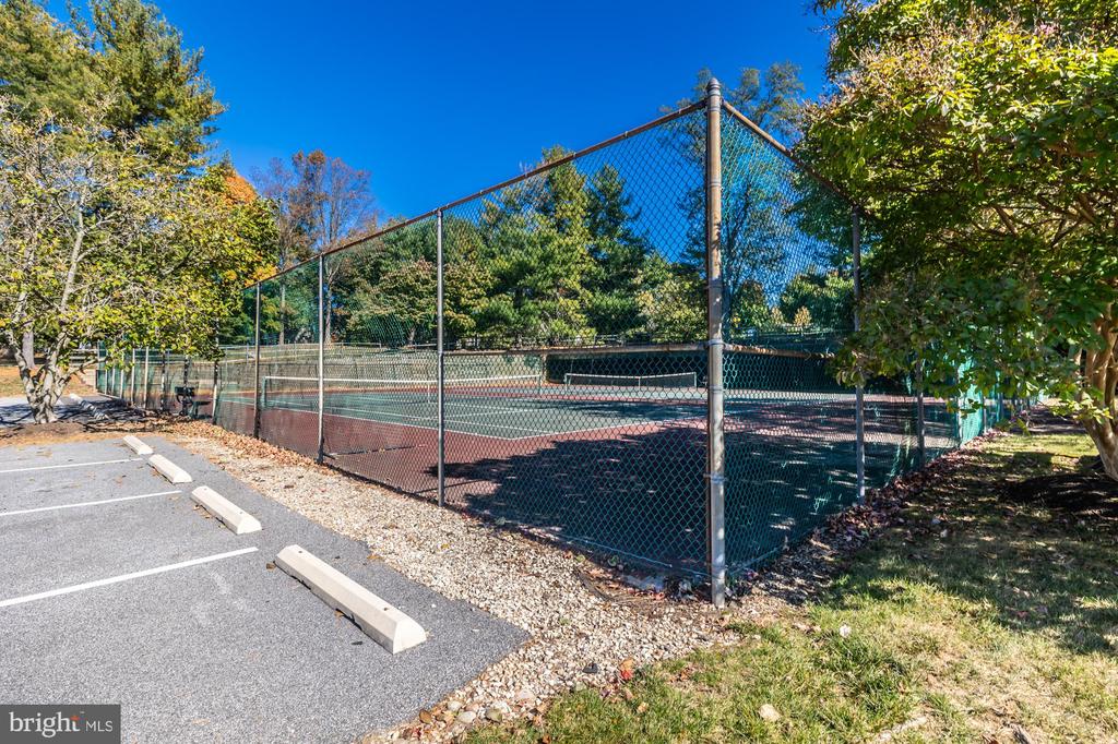 125 Deerfield Ct