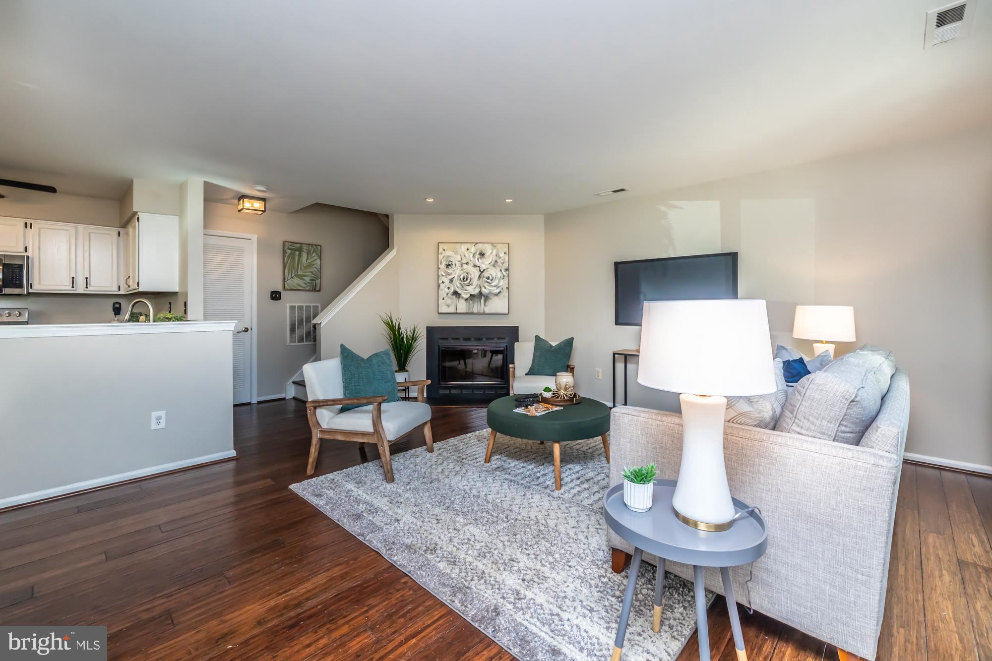 125 Deerfield Ct