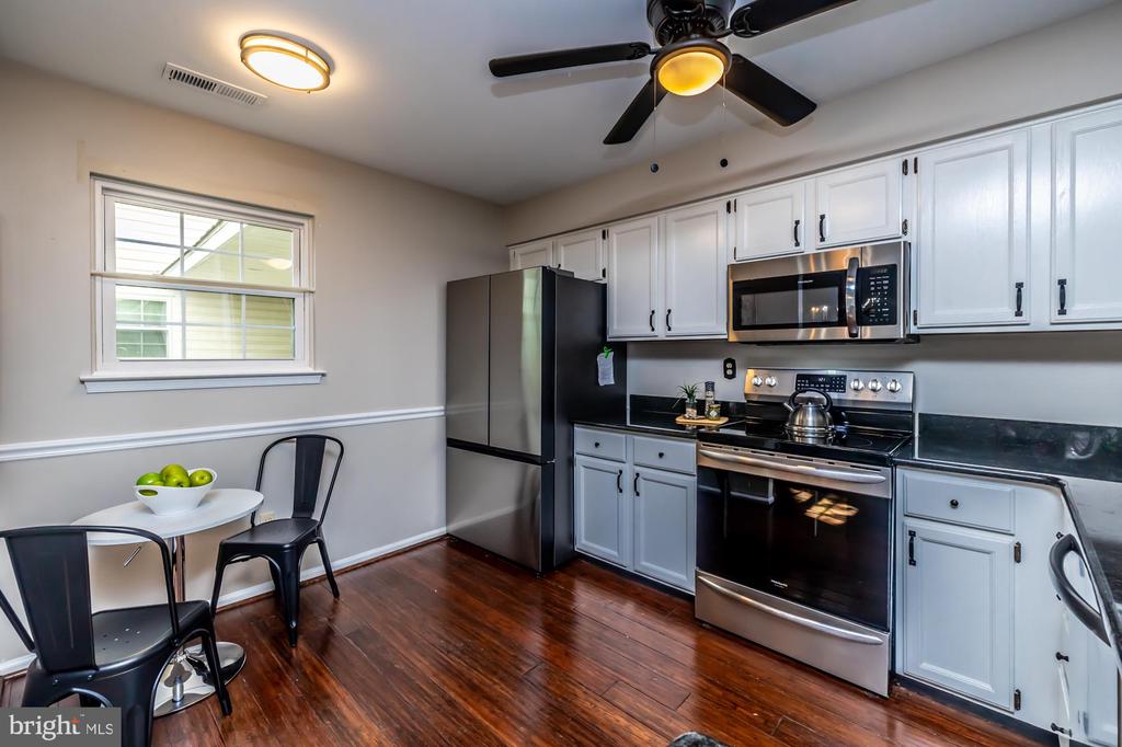 125 Deerfield Ct