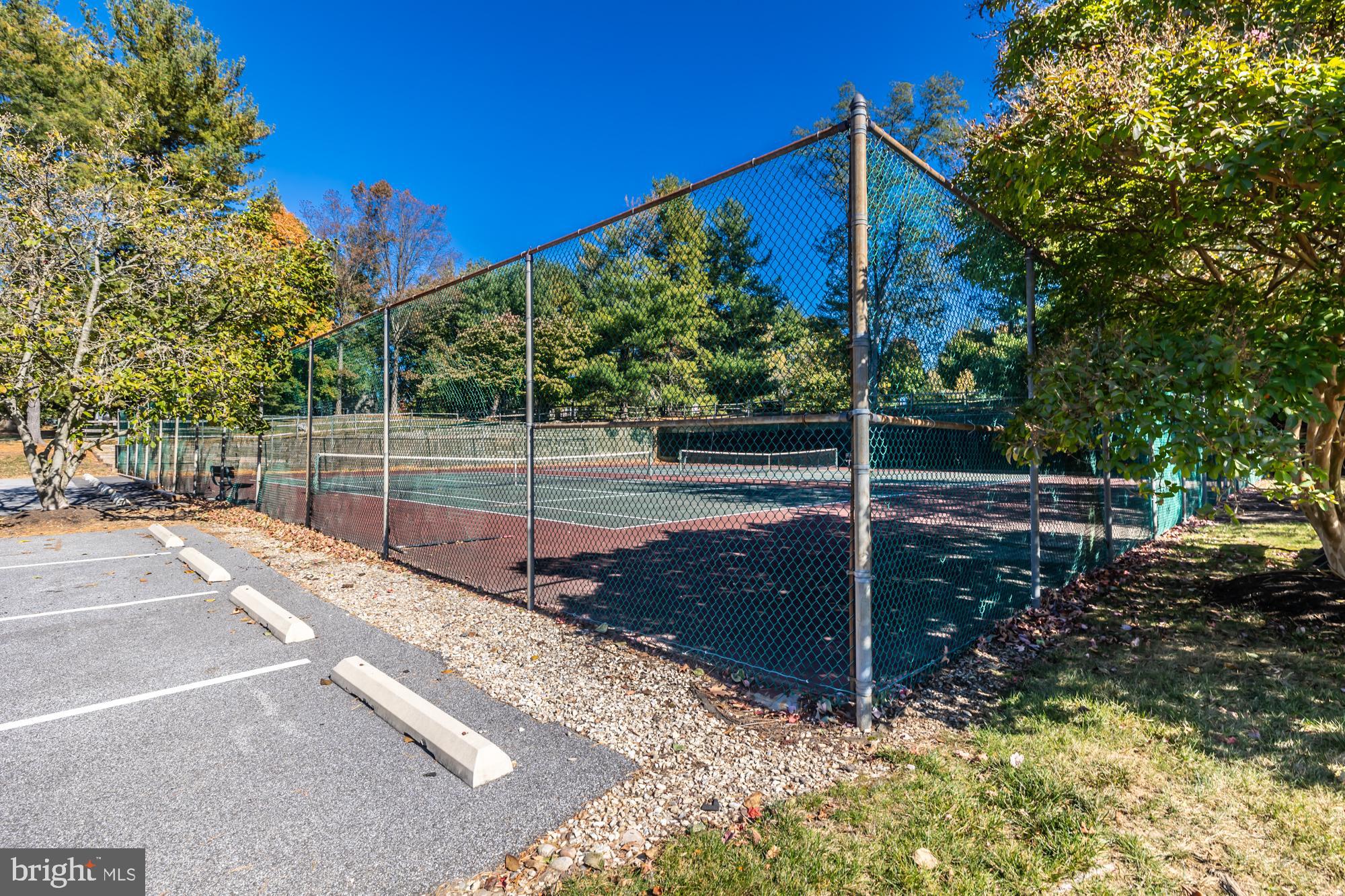 125 Deerfield Ct