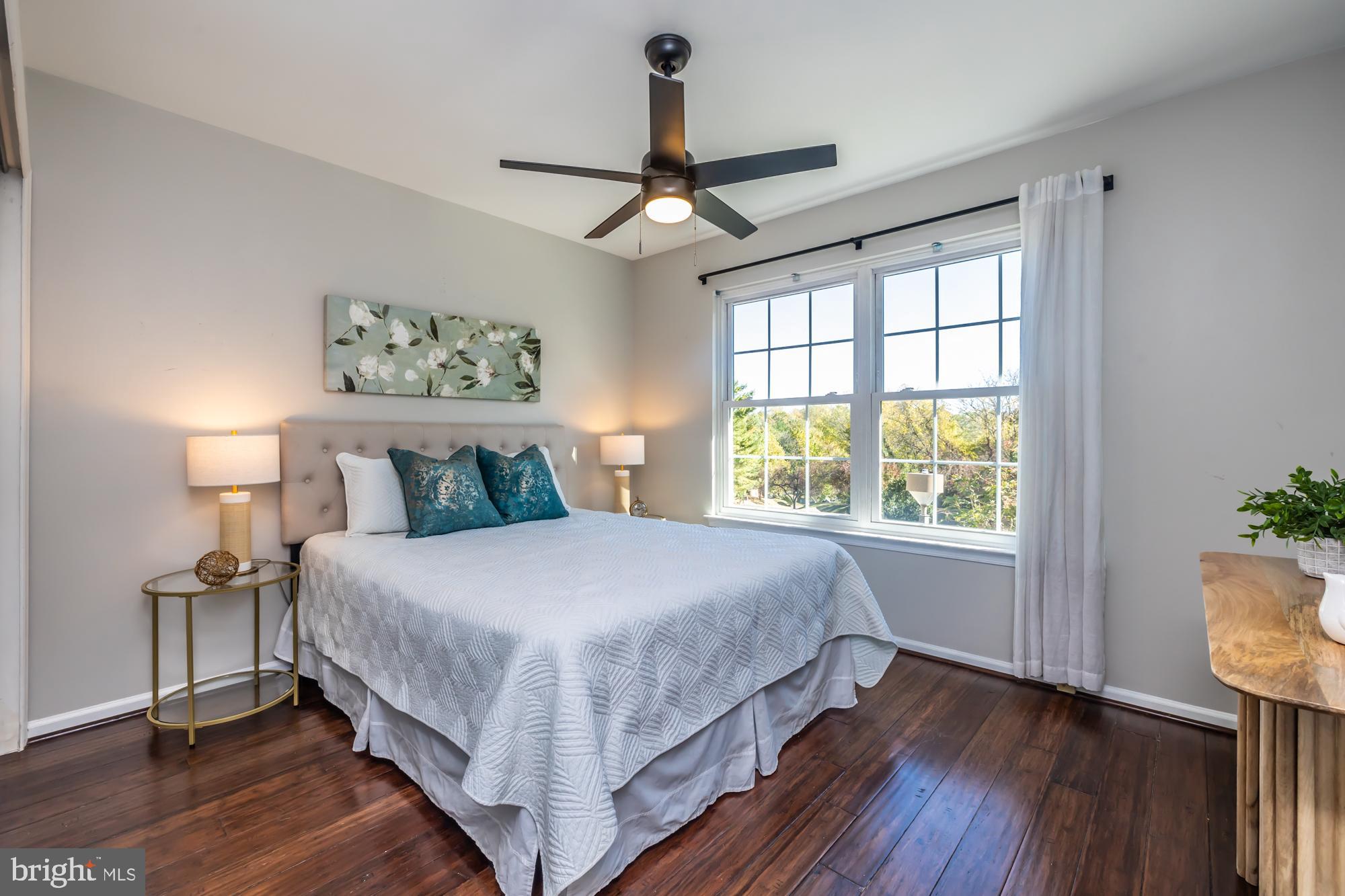 125 Deerfield Ct