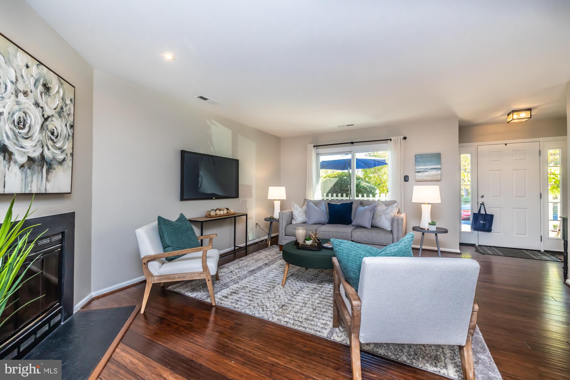 125 Deerfield Ct