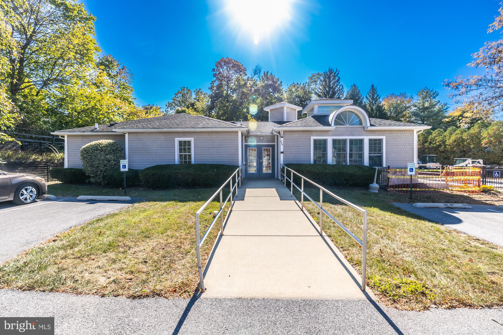 125 Deerfield Ct