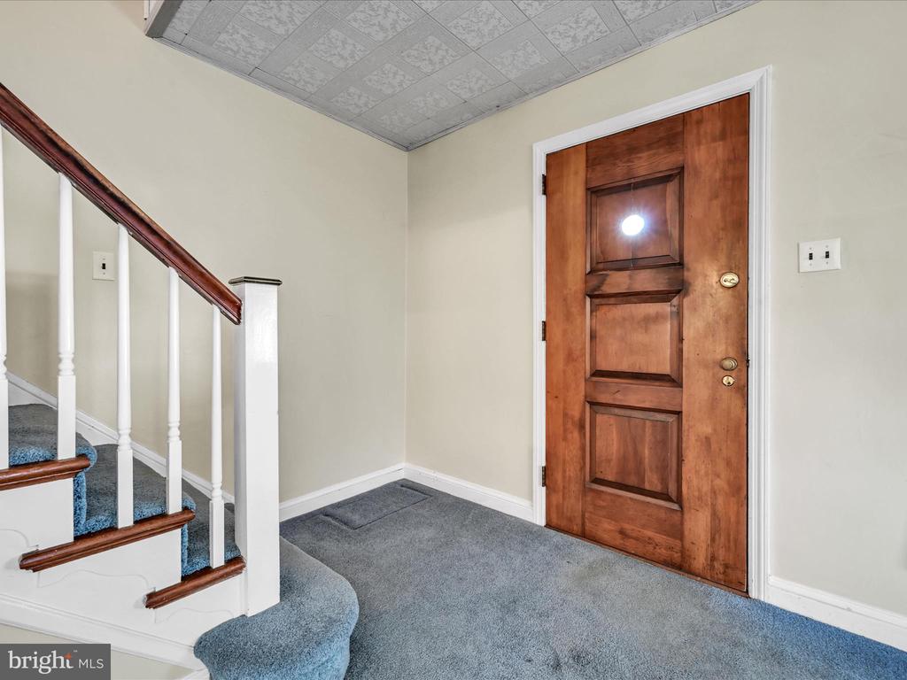 914 Village Rd