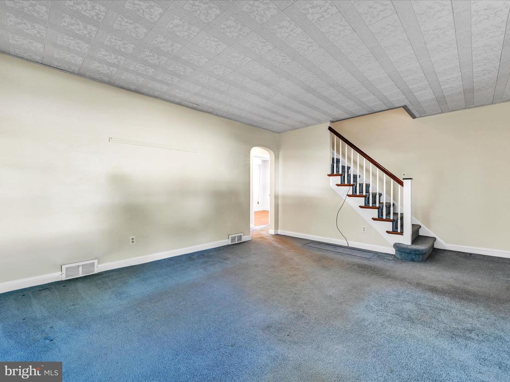 914 Village Rd
