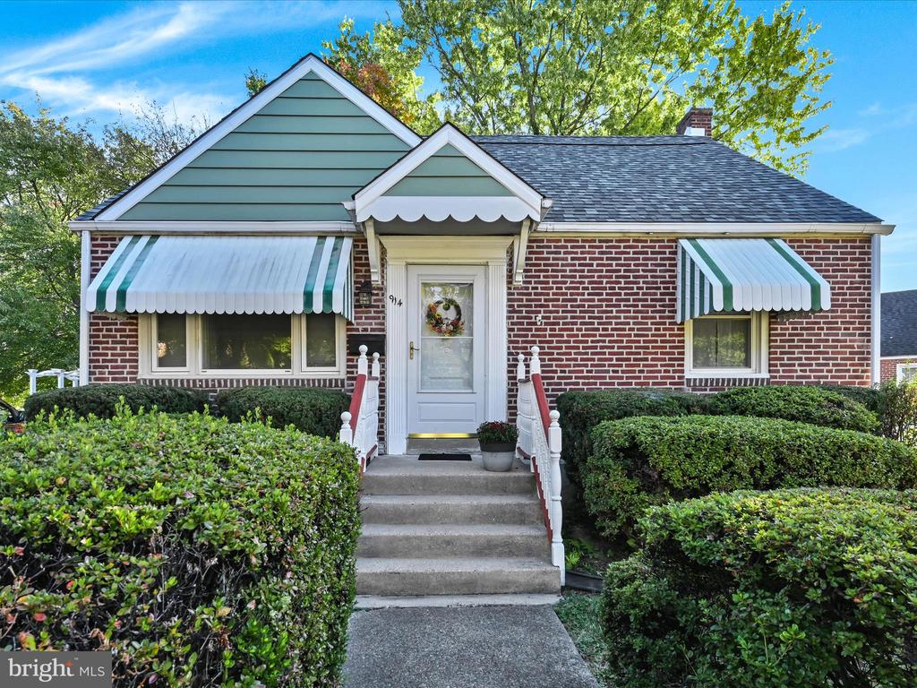 914 Village Rd