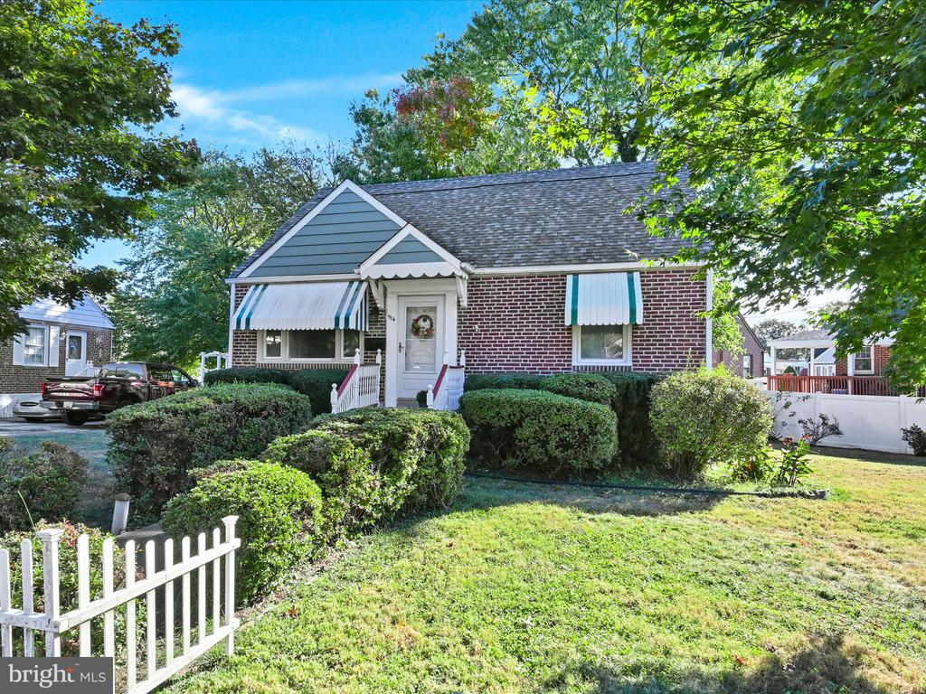 914 Village Rd