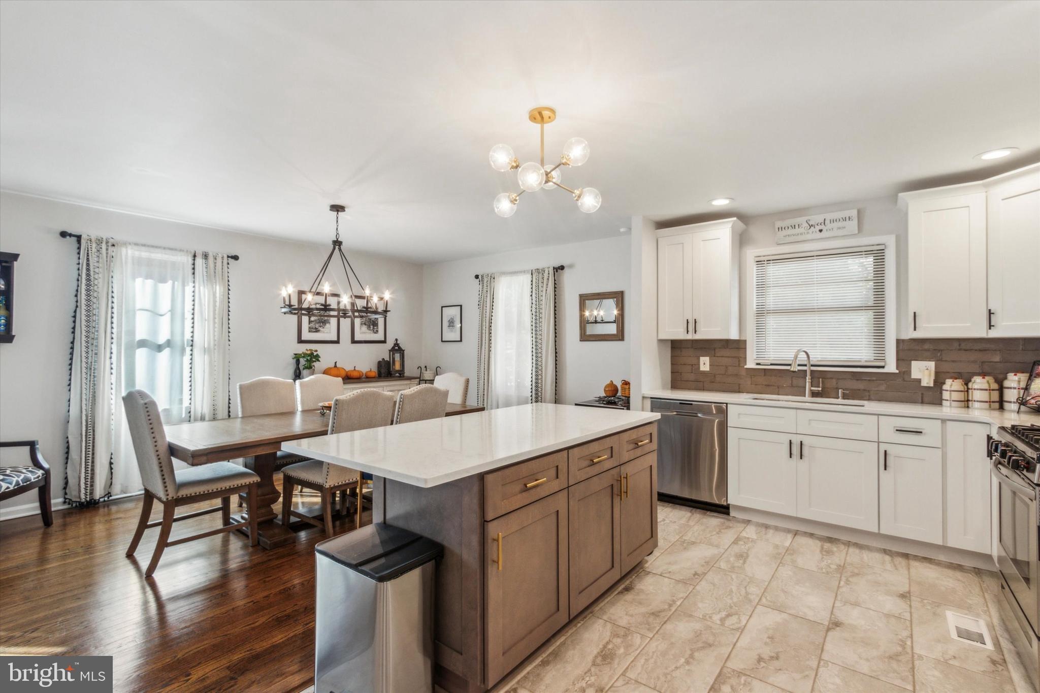 318 Hemlock Ln