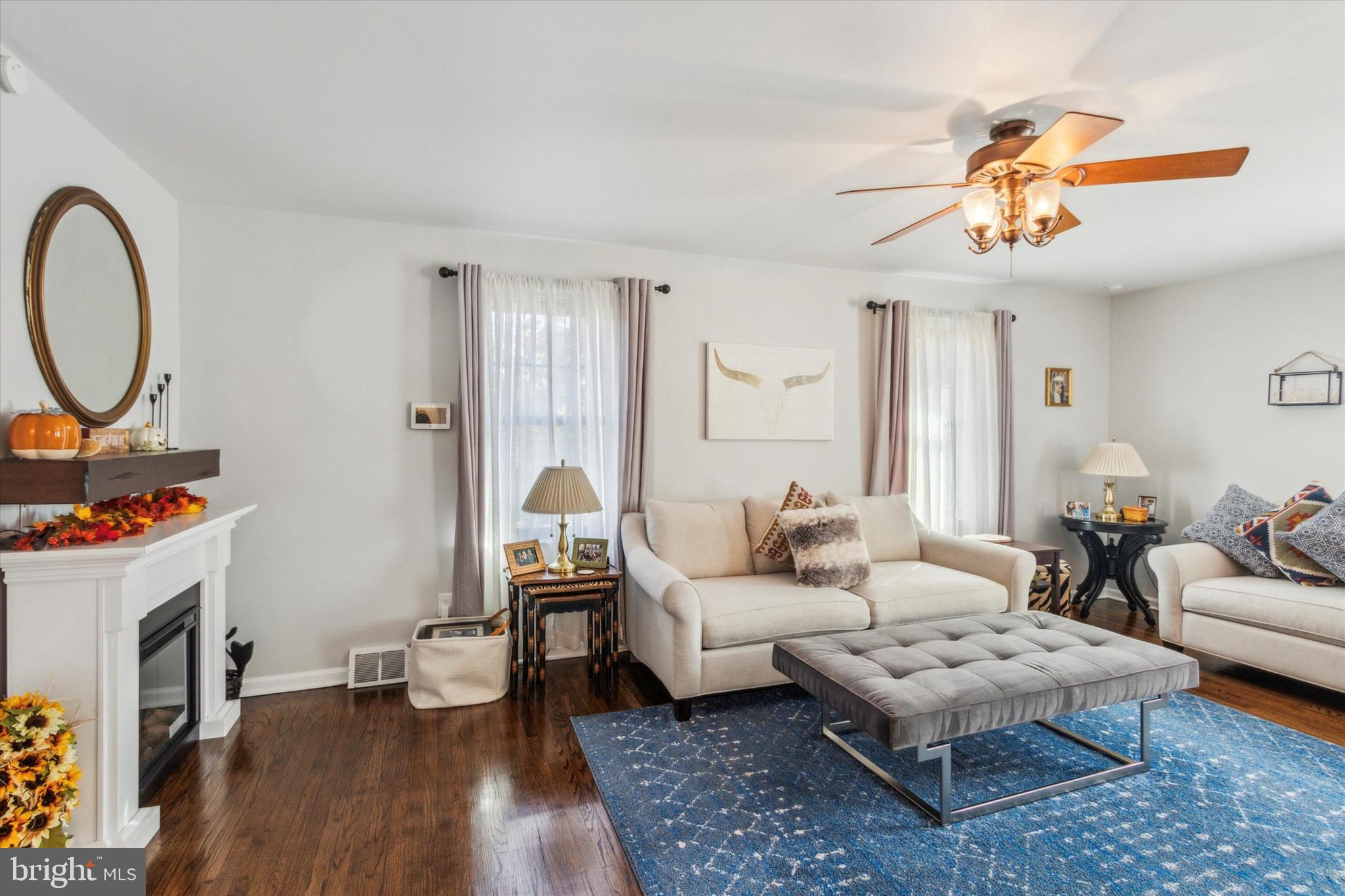 318 Hemlock Ln