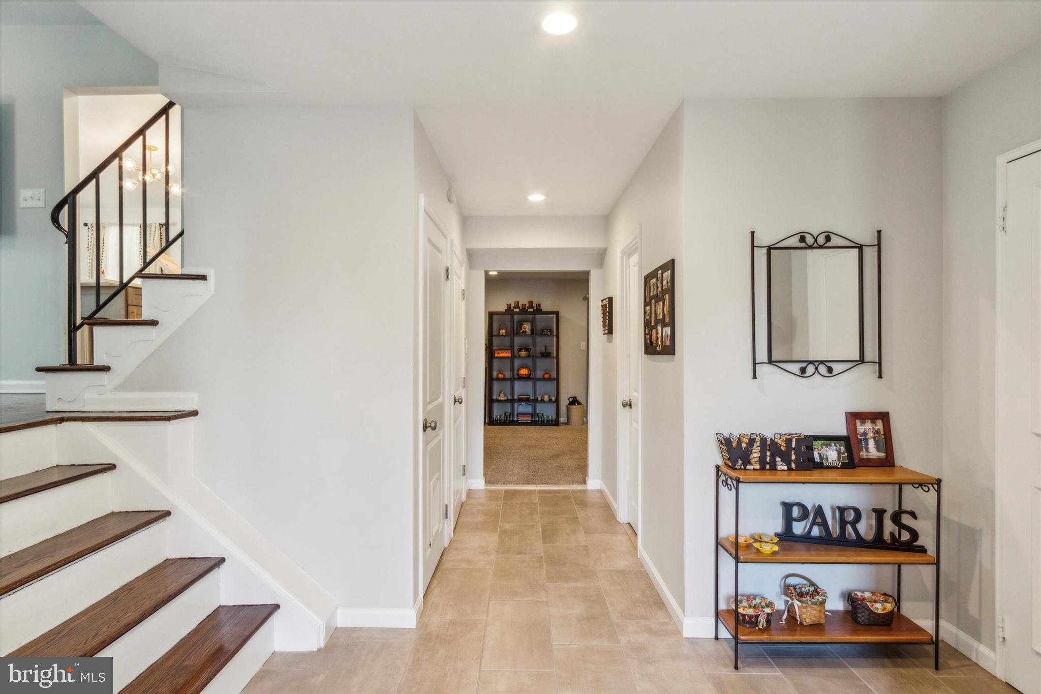 318 Hemlock Ln