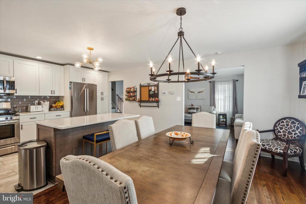 318 Hemlock Ln